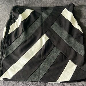 Womens geometric b/w skirt, cotton, size 12